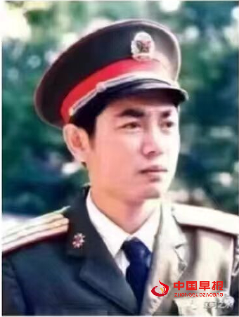 1736756894117221.png 许峰照片3.png