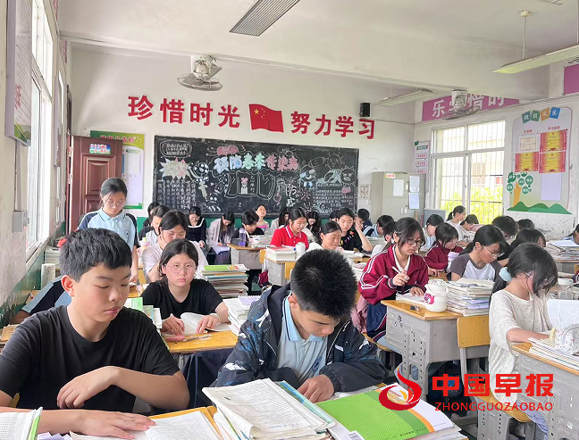 1744711537167399.png 3听讲.png