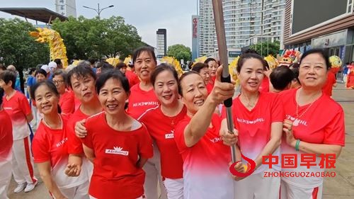 龙腾万达展风华 福满宜昌迎盛夏(图2) 龙腾万达展风华 福满宜昌迎盛夏(图2)