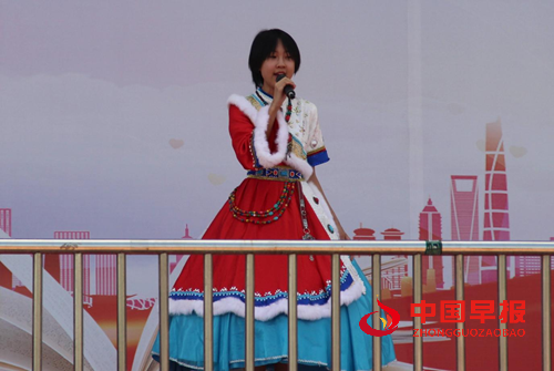 盘锦弘毅中学举行8周年校庆暨校园文化艺术节活动(图4) 盘锦弘毅中学举行8周年校庆暨校园文化艺术节活动(图4)