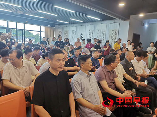 江苏宜兴陶润云水蒋立峰书法作品展暨蒋立峰书法紫砂创作基地揭牌(图4)