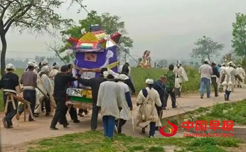 杜鸿：《绣花田园》(图11)