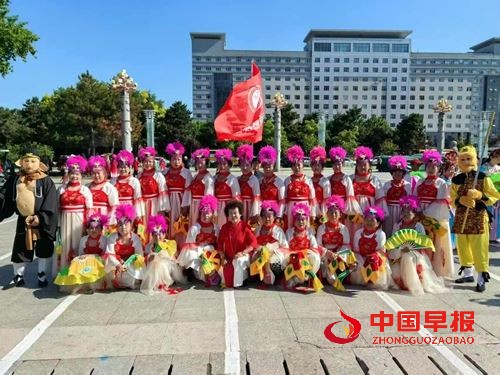 黑龙江省助老志愿者协会秧歌委员会成功举办“庆七一颂党恩”黑龙江省秧歌大会(图4) 黑龙江省助老志愿者协会秧歌委员会成功举办“庆七一颂党恩”黑龙江省秧歌大会(图4)