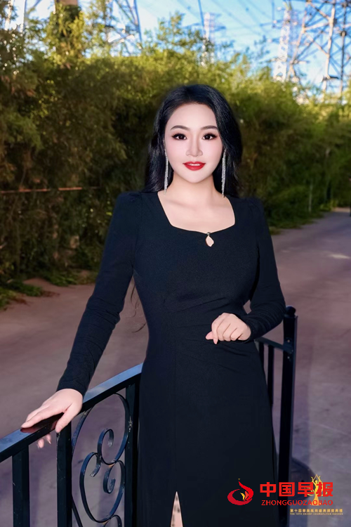 安婷荣获第十届华美风尚盛典“年度风尚教育杰出贡献人物”和“年度风尚优雅女神奖”(图6)