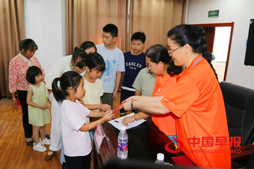 监利市“爱益行”爱心协会2025年“梦圆金秋”助学活动温暖启幕(图3) 监利市“爱益行”爱心协会2025年“梦圆金秋”助学活动温暖启幕(图3)