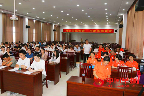 监利市“爱益行”爱心协会2025年“梦圆金秋”助学活动温暖启幕(图4) 监利市“爱益行”爱心协会2025年“梦圆金秋”助学活动温暖启幕(图4)