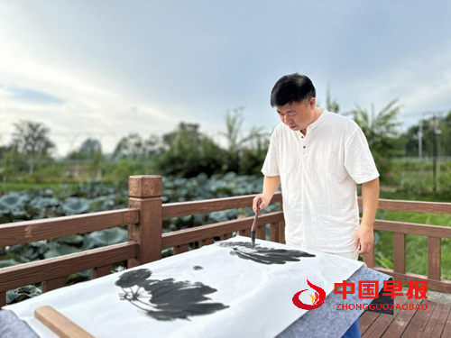 美育微光点亮乡村:艺术公益基地在广西覃签屯揭牌,助力留守儿童描绘人生彩虹(图7) 美育微光点亮乡村:艺术公益基地在广西覃签屯揭牌,助力留守儿童描绘人生彩虹(图7)