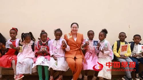 一片好膜铺就中非共富路,湖南人李洪梅激活非洲女性就业新动能(图3) 一片好膜铺就中非共富路,湖南人李洪梅激活非洲女性就业新动能(图3)