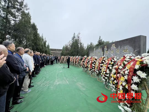 擦亮金色名片 锻造优良族风(图5)